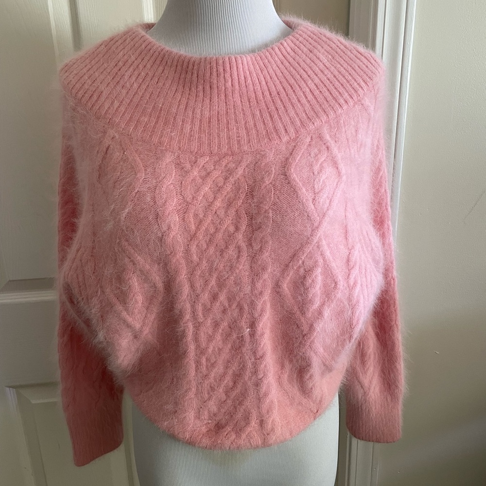 Super soft and cozy Snidel cropped sweater